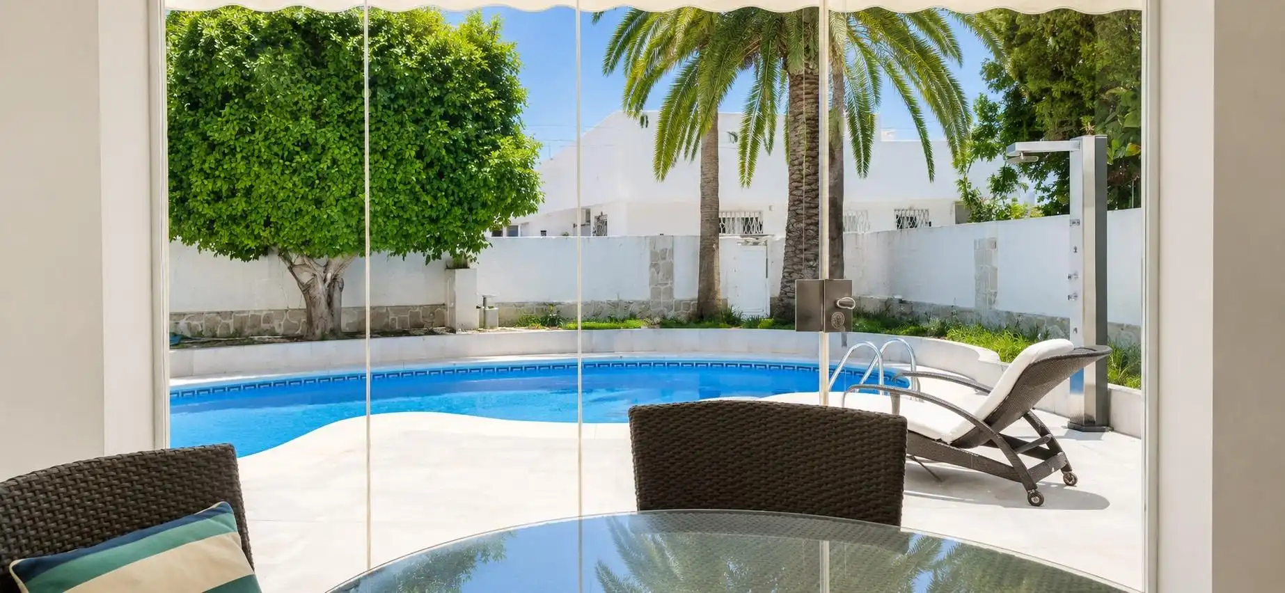Piscina de Casa o xalet en venda en Marbella amb Aire condicionat, Calefacció i Jardí privat