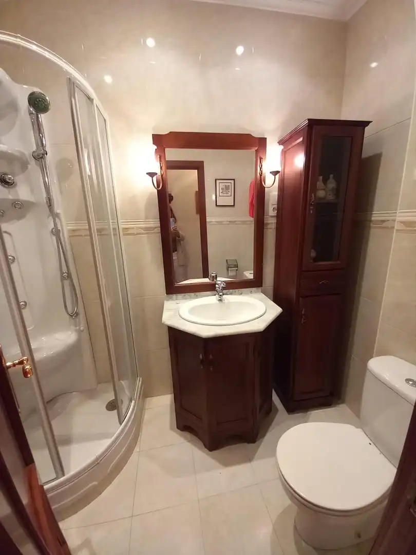 Baño de Piso en venta en Torrelavega  con Calefacción, Terraza y Trastero