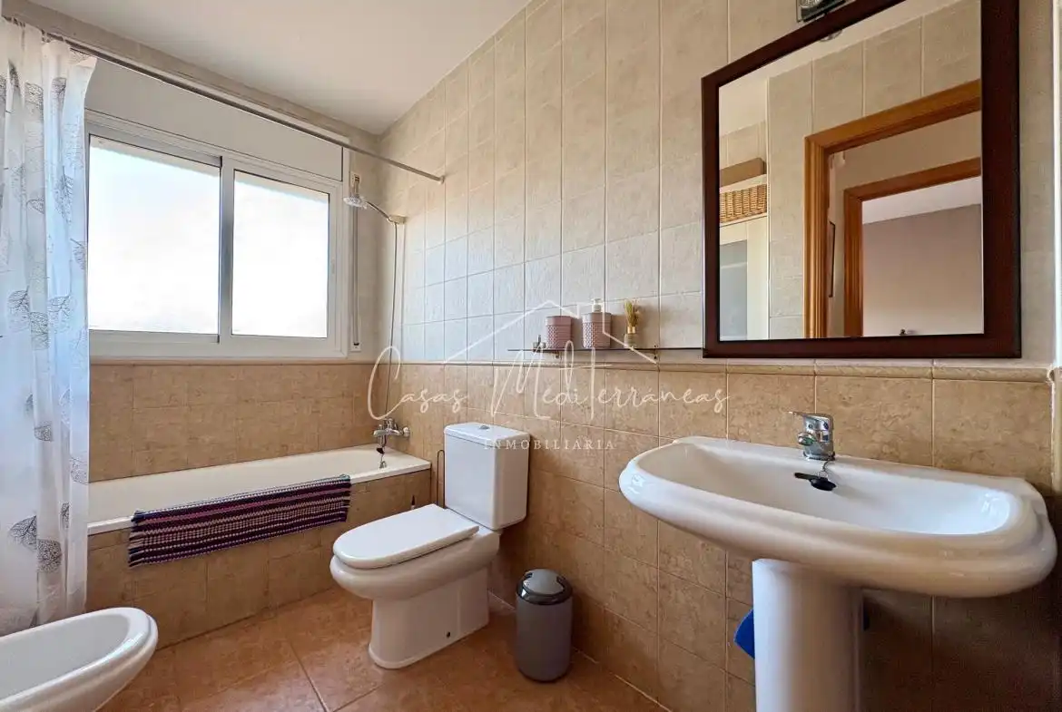 Baño de Casa adosada en venta en Mont-roig del Camp con Aire acondicionado, Calefacción y Terraza