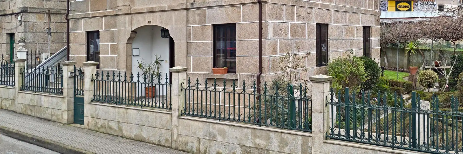 Vista exterior de Casa o chalet en venta en Vigo  con Jardín privado y Balcón
