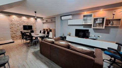 Foto 2 de Casa adosada en venda a Carrer del Pintor Joan Carles Panyó, Els Molins, Barcelona