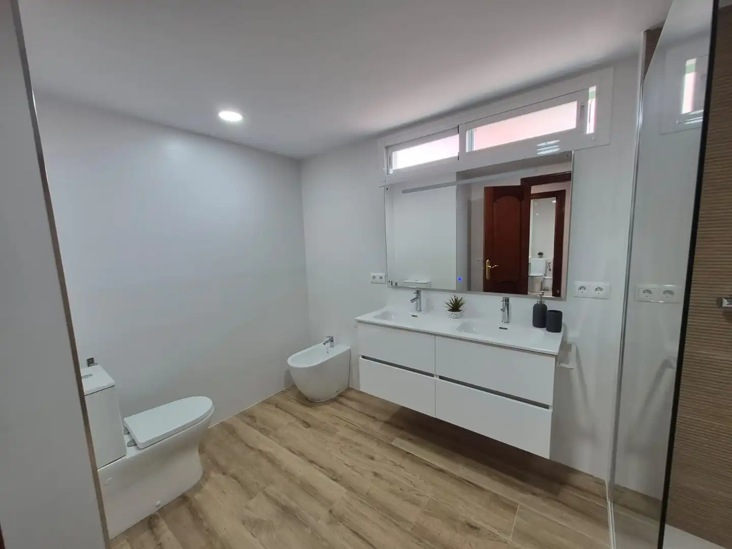Badezimmer von Wohnung zur Miete in Málaga mit Klimaanlage, Heizung und Terrasse