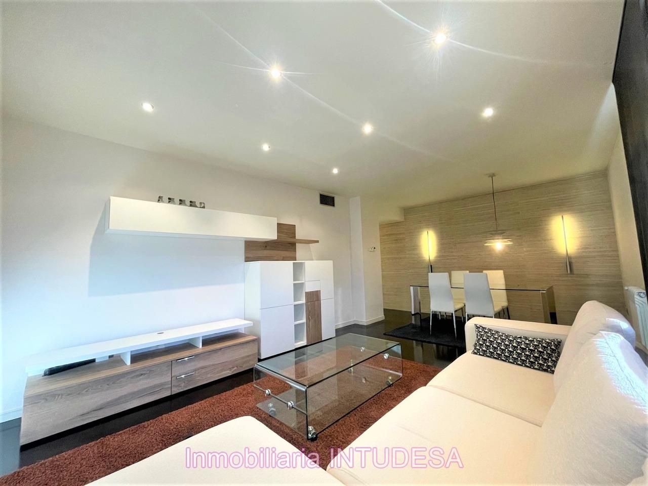 Living room of Flat to rent in Tudela  with Air Conditioner, Heating and Storage room