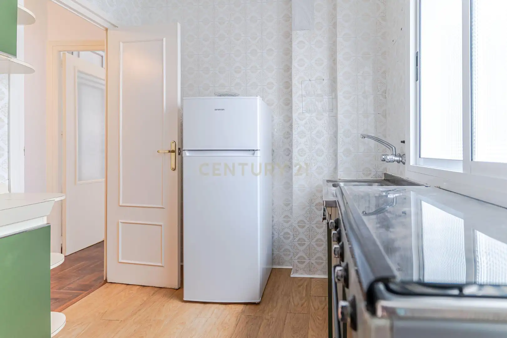 Kitchen of Flat for sale in Granada