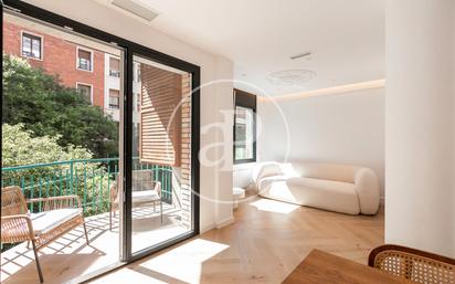 Living room of Flat for sale in  Barcelona Capital  with Air Conditioner, Heating and Furnished