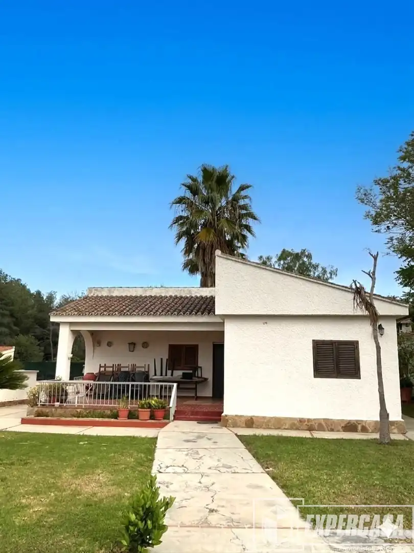 Außenansicht von Haus oder Chalet zum Verkauf in Bétera mit Klimaanlage, Terrasse und Abstellraum