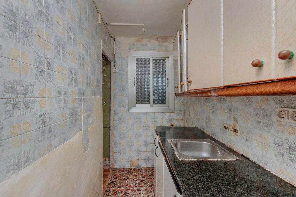 Kitchen of Flat for sale in Badalona