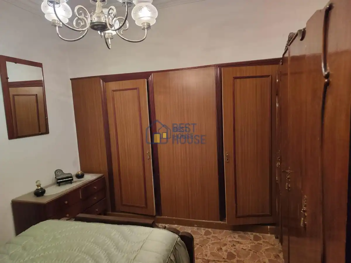 Dormitori de Casa o xalet en venda en León Capital  amb Calefacció, Jardí privat i Parquet