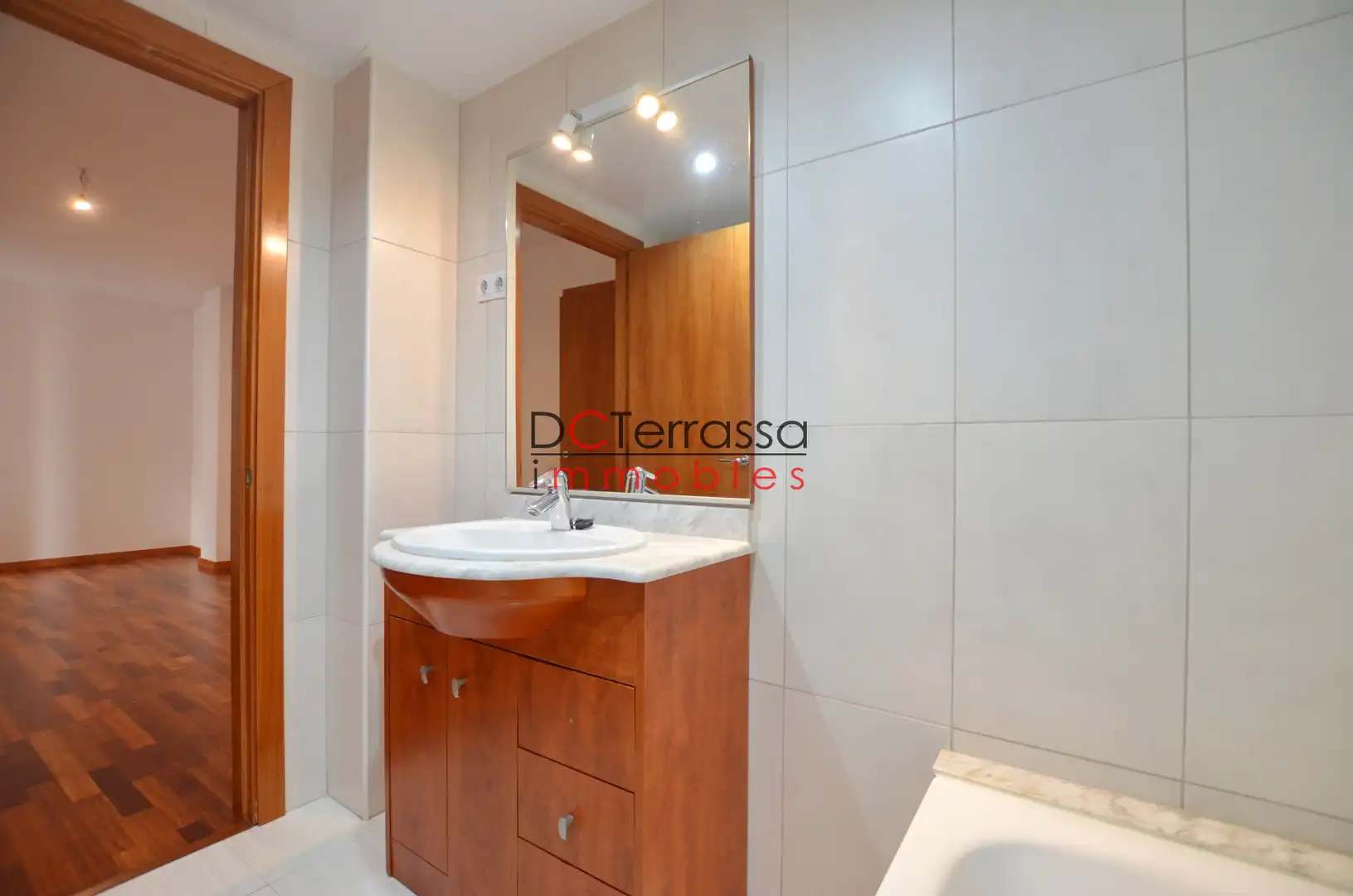 Baño de Piso en venta en Terrassa con Calefacción, Parquet y Balcón