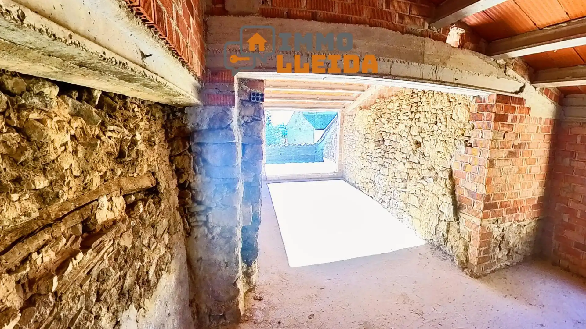 Casa adosada en venta en Vilanova de Meià con Terraza, Trastero y Balcón