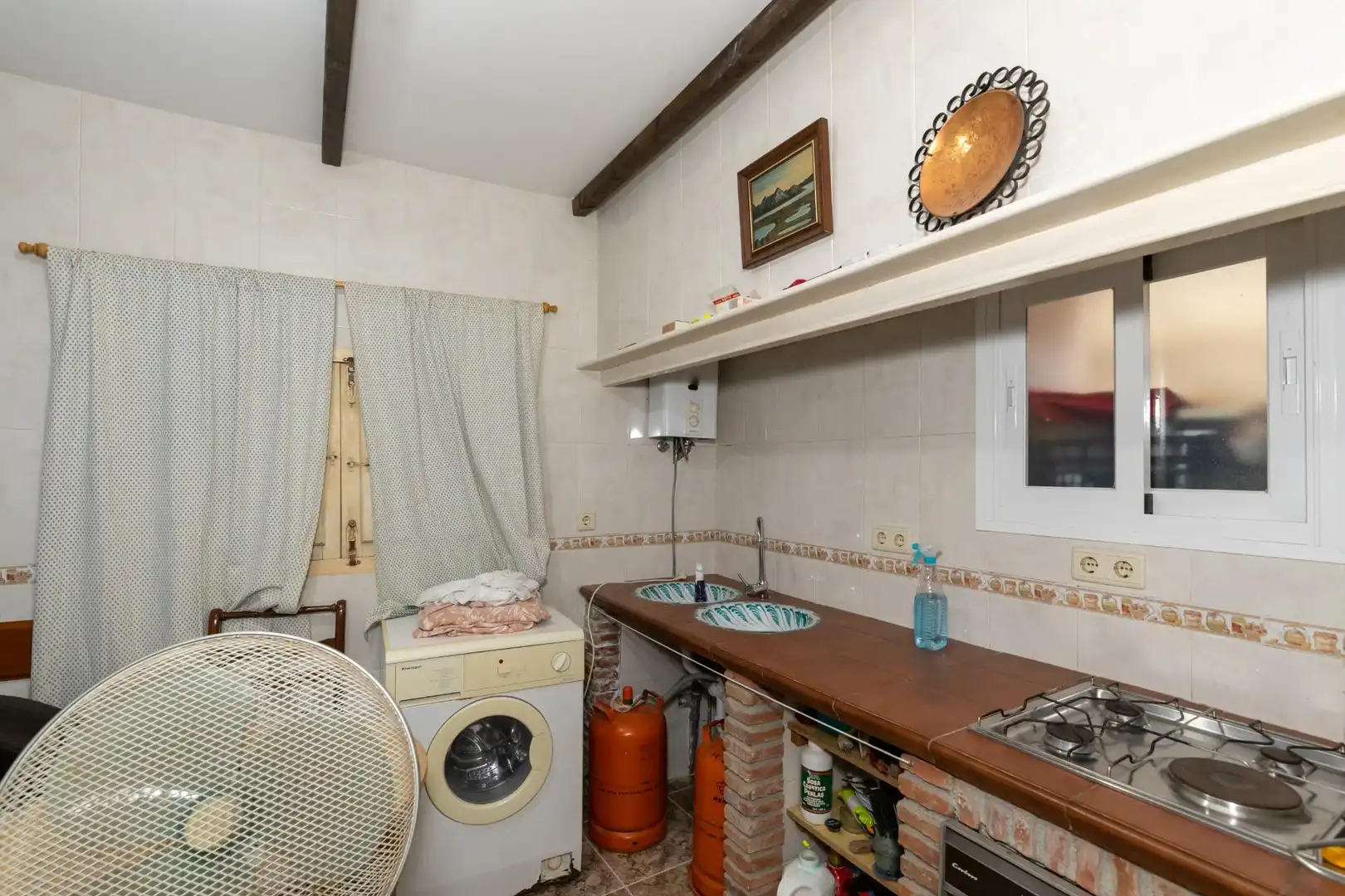 Küche von Einfamilien-Reihenhaus zum Verkauf in Salobreña mit Klimaanlage, Heizung und Terrasse