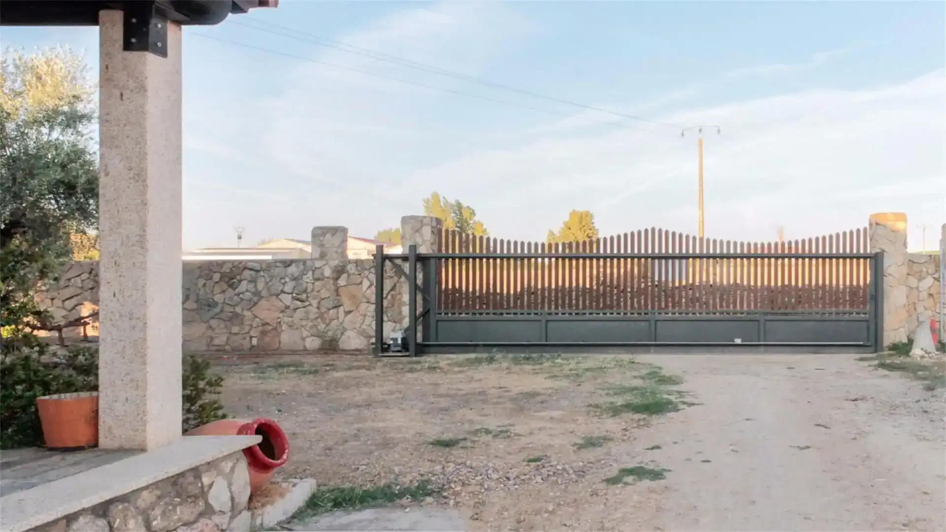 Jardí de Finca rústica en venda en Coria amb Jardí privat, Traster i Moblat