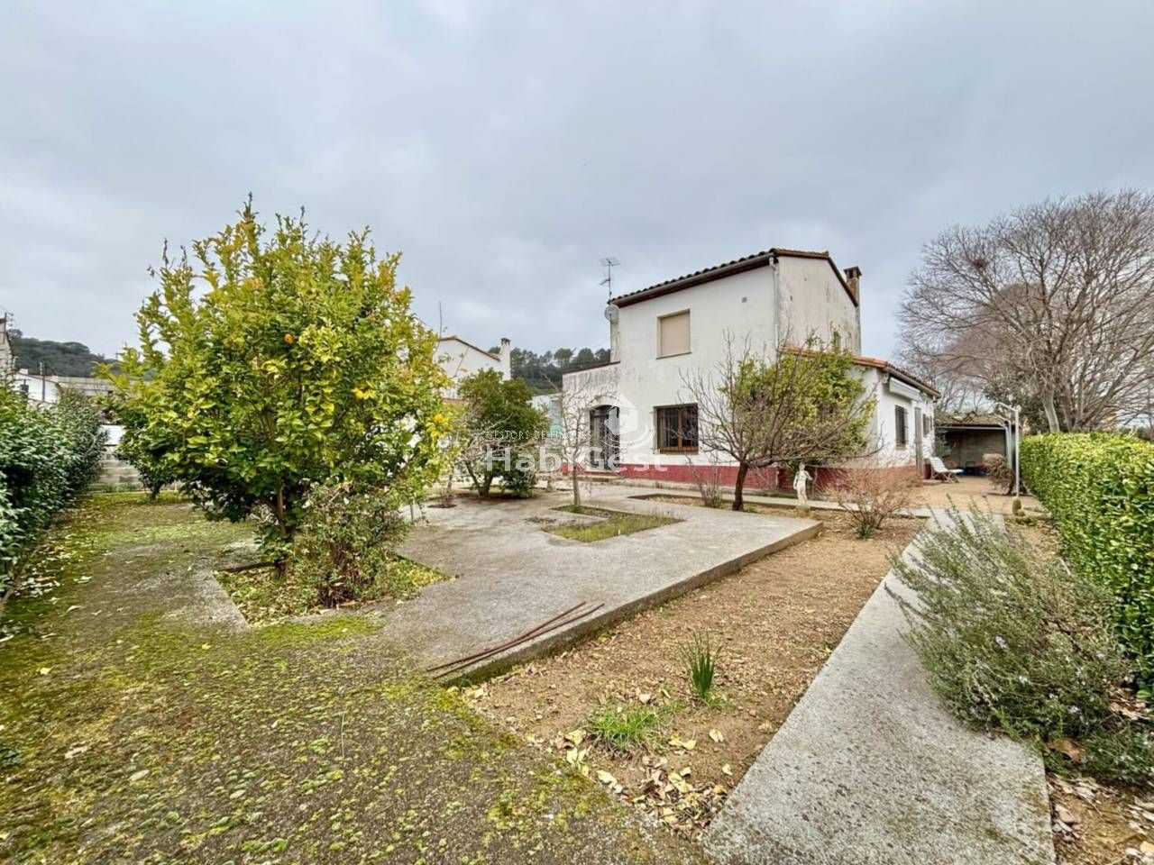 Vista exterior de Casa o xalet de lloguer en Sarrià de Ter amb Calefacció, Jardí privat i Terrassa