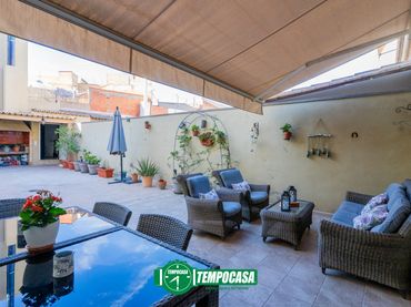 Maison mitoyenne avec balcon à vendre à Carrer d'Alacant