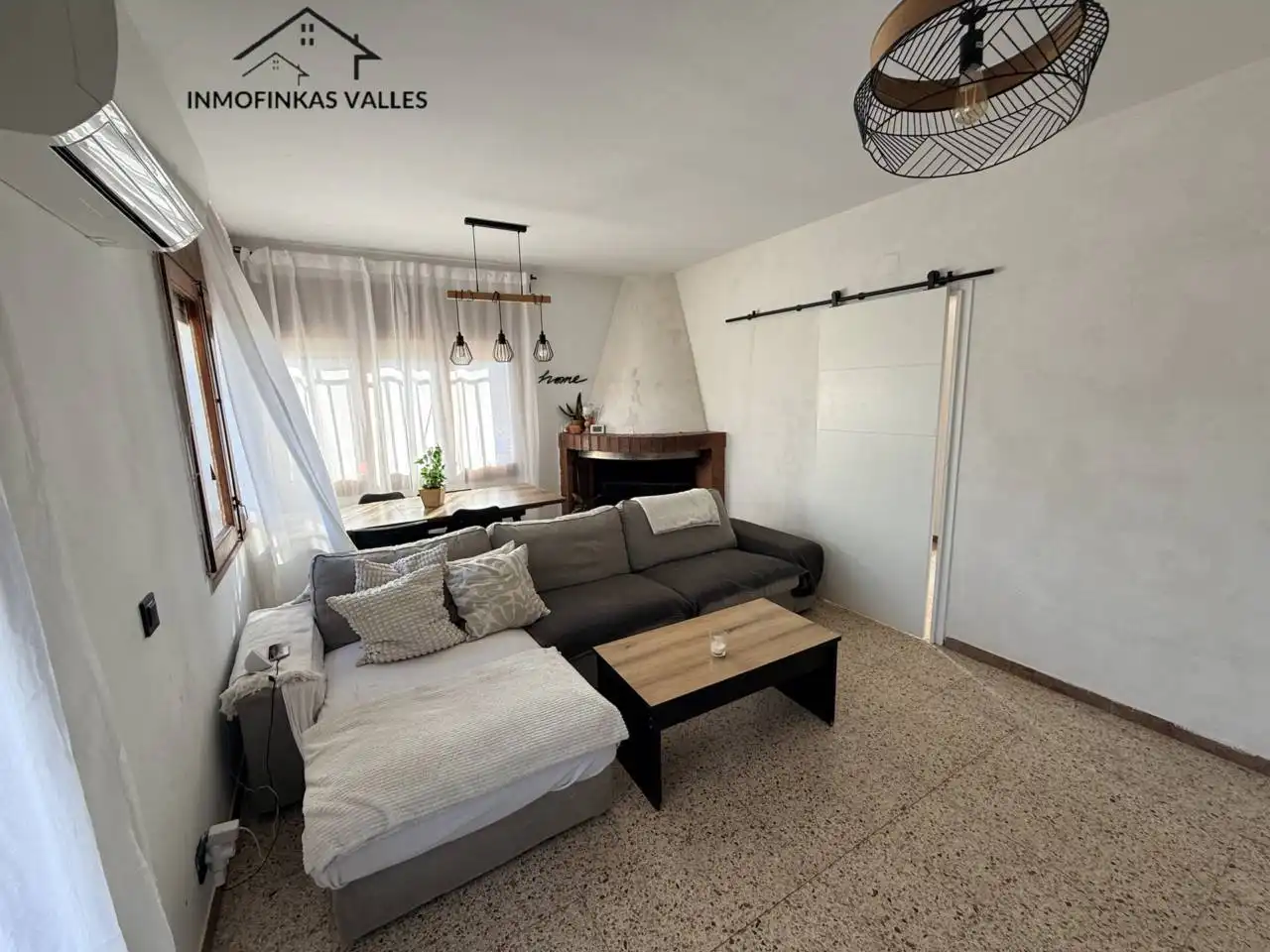 Sala de estar de Casa o chalet en venta en Lliçà d'Amunt con Calefacción, Jardín privado y Terraza