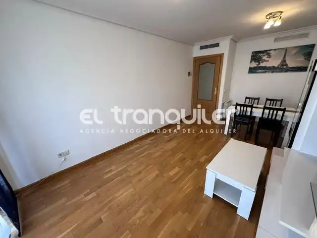 Living room of Flat for rent in Madrid  with Storage room, Furnished and Washing machine