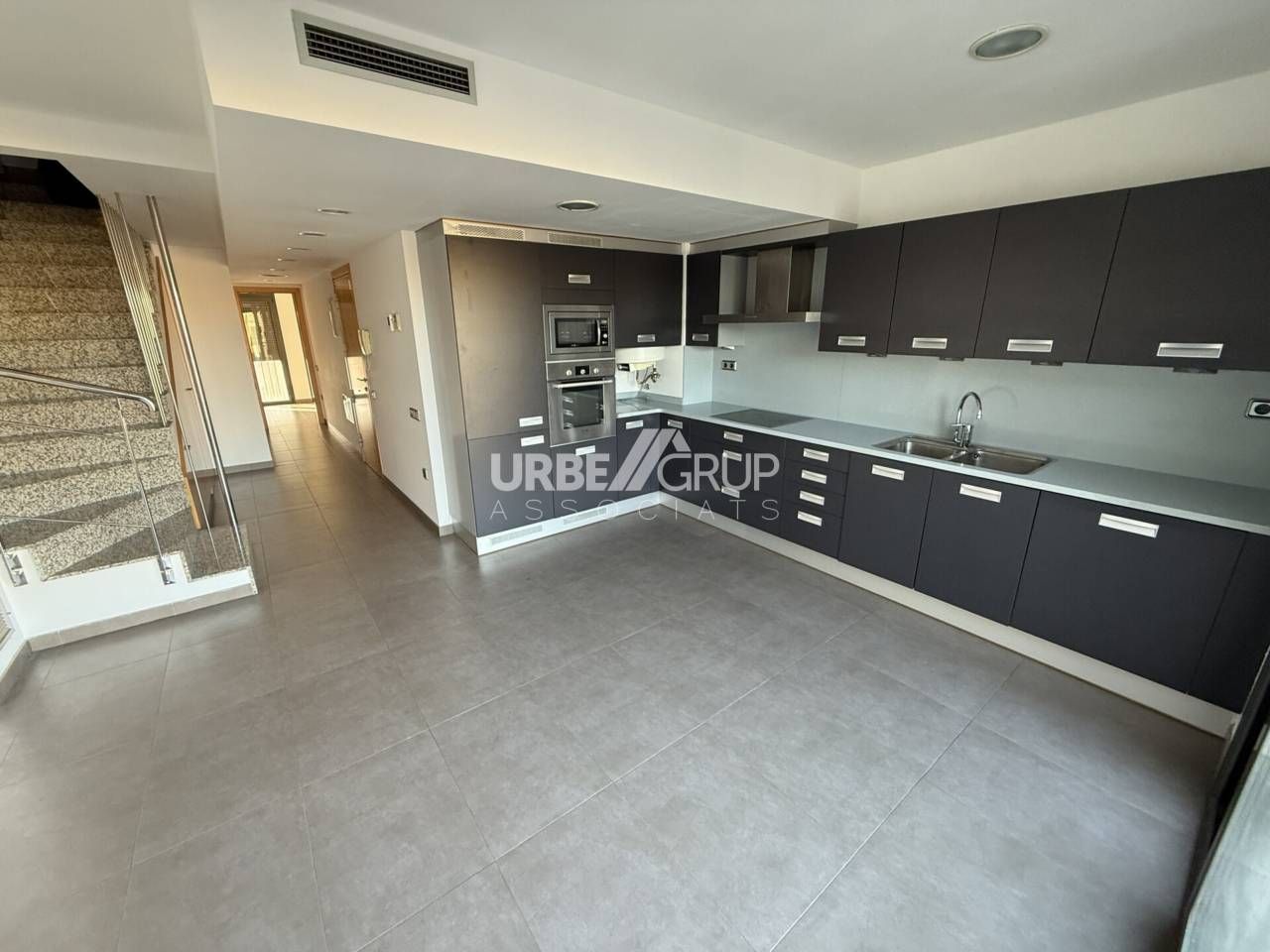 Duplex to rent in Calle JOSEP TRUETA, Ca n'Aurell