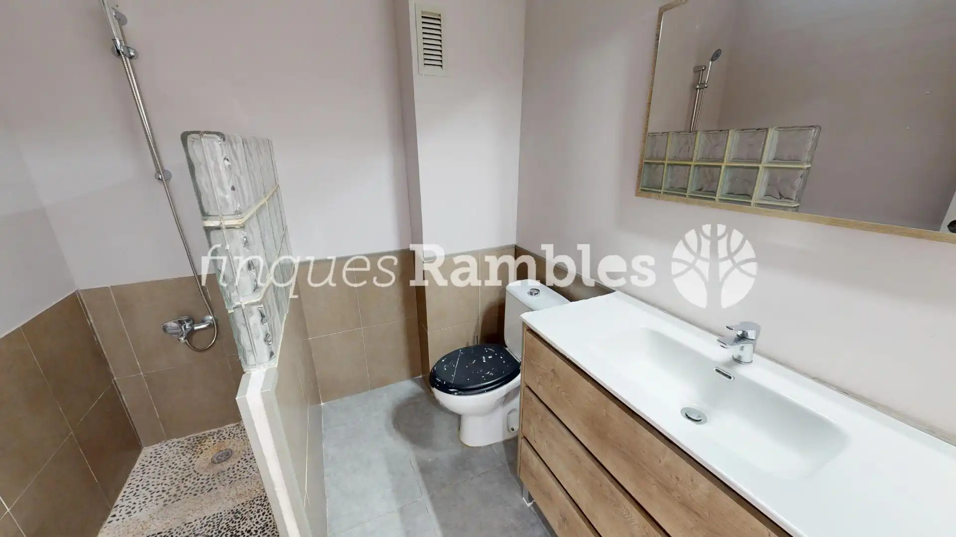 Badezimmer von Wohnung zum Verkauf in Vilanova del Camí mit Terrasse