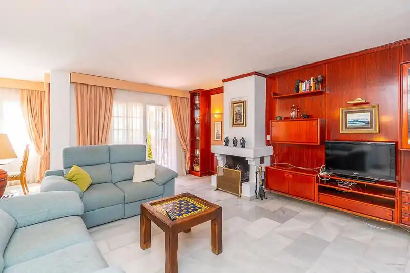 Living room of Detached homes for rent in Estepona  with Air Conditioner, Heating and Terrace