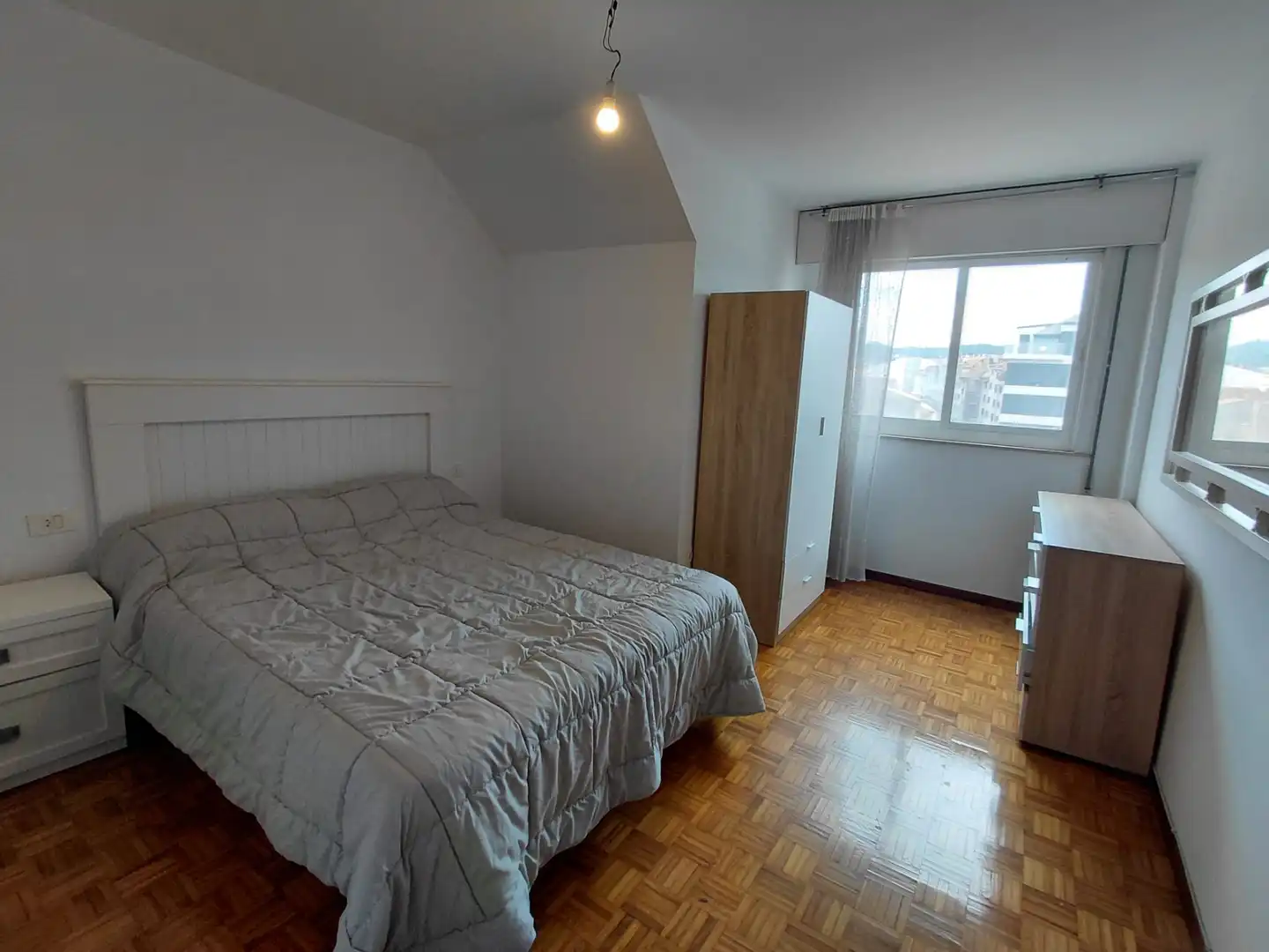 Habitación de Ático en venta en Vilagarcía de Arousa con Calefacción, Parquet y Terraza