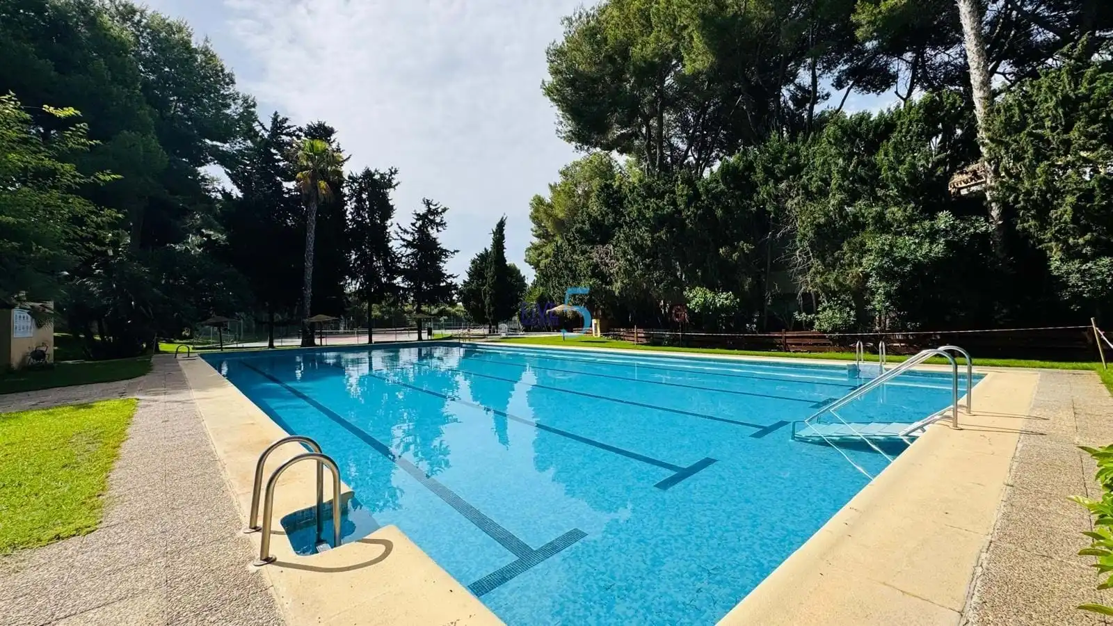 Piscina de Casa o xalet en venda en Orihuela amb Aire condicionat, Terrassa i Traster