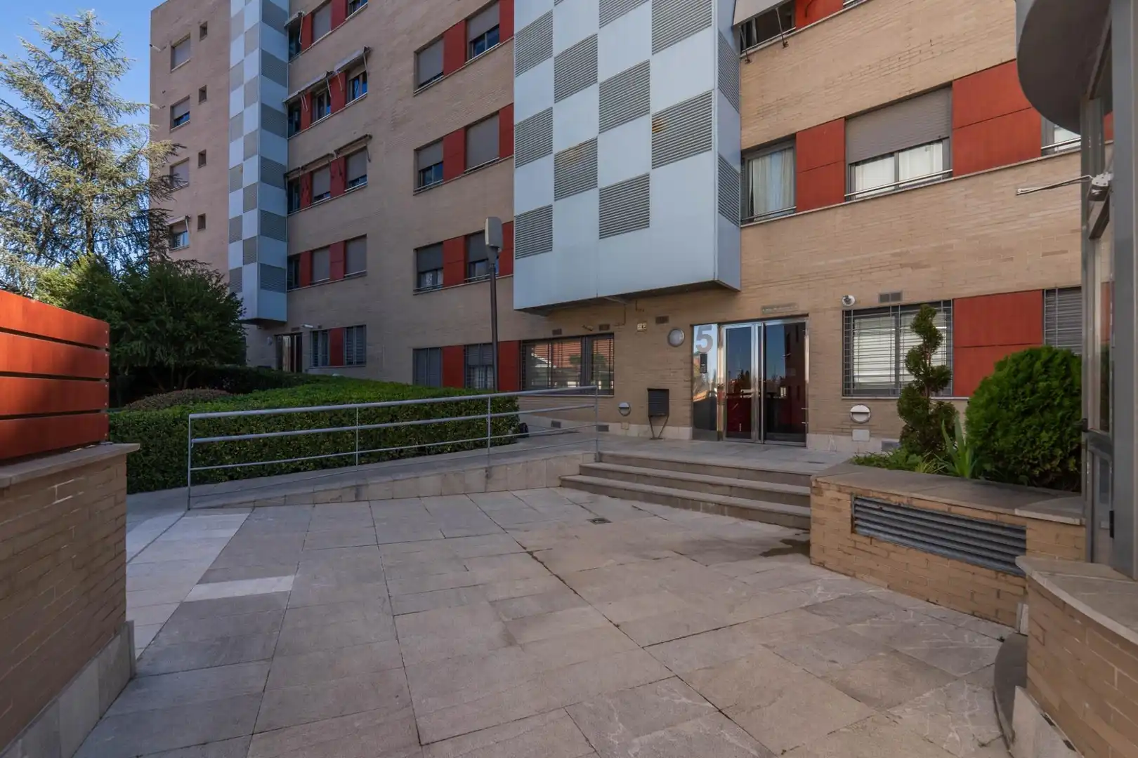Exterior view of Flat for sale in Granada  with Air Conditioner, Heating and Private garden