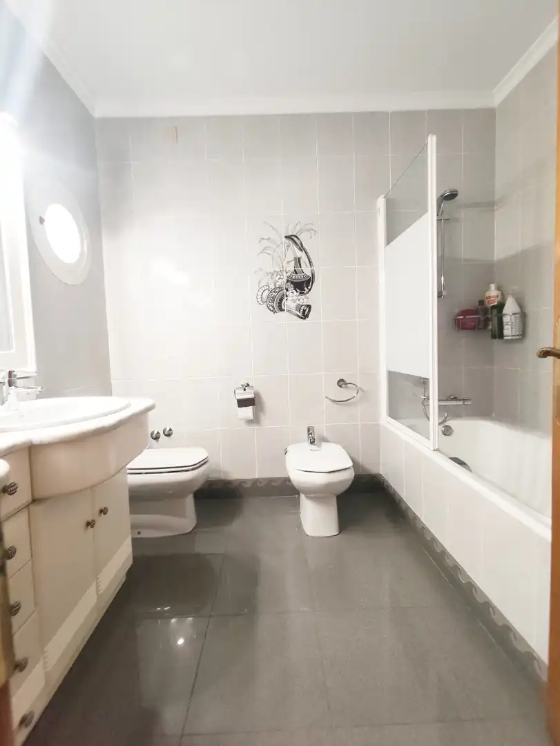 Baño de Casa adosada en venta en Olesa de Montserrat con Aire acondicionado, Calefacción y Trastero