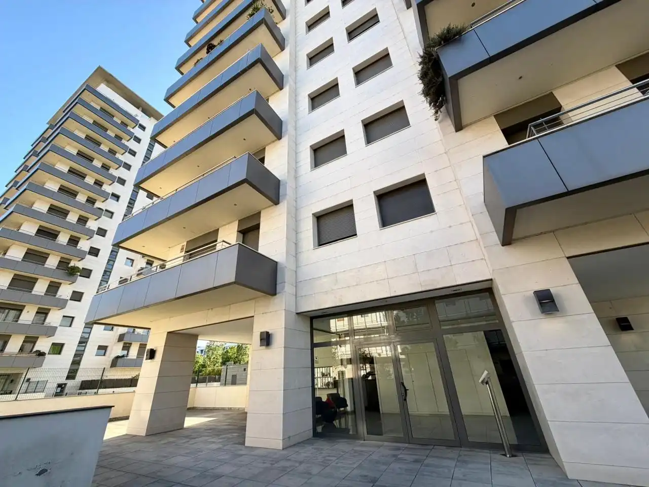 Vista exterior de Piso en venta en Montcada i Reixac con Aire acondicionado, Calefacción y Parquet
