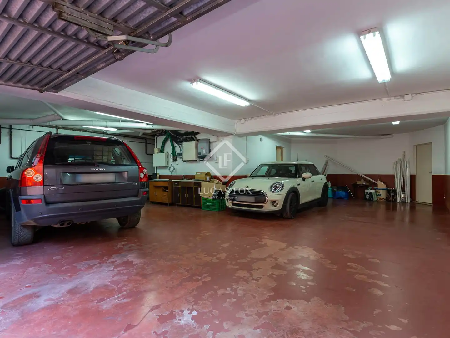 Parking de Casa o chalet en venta en Sant Cugat del Vallès con Aire acondicionado, Calefacción y Jardín privado