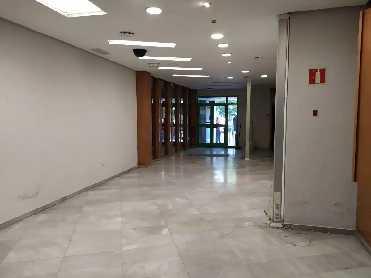 Local comercial en venda a Alameda De Andalucia, imagen 2
