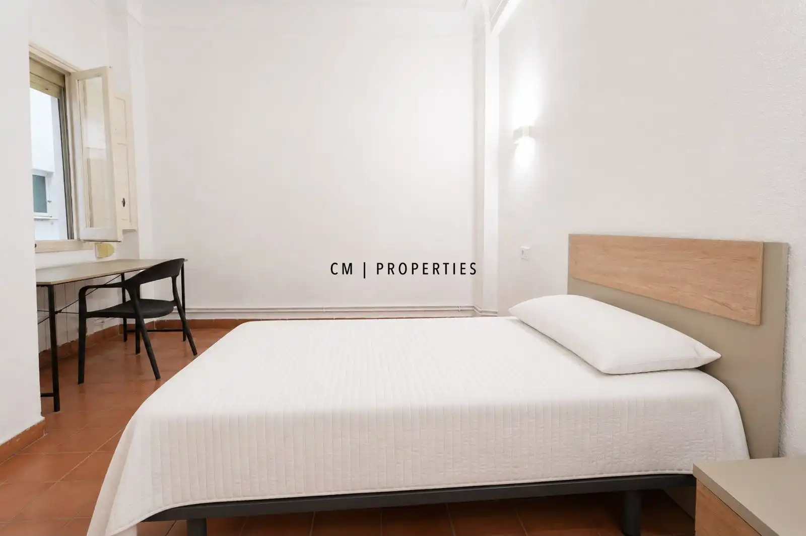Schlafzimmer von Wohnung zur Miete in Valencia mit Klimaanlage, Heizung und Terrasse