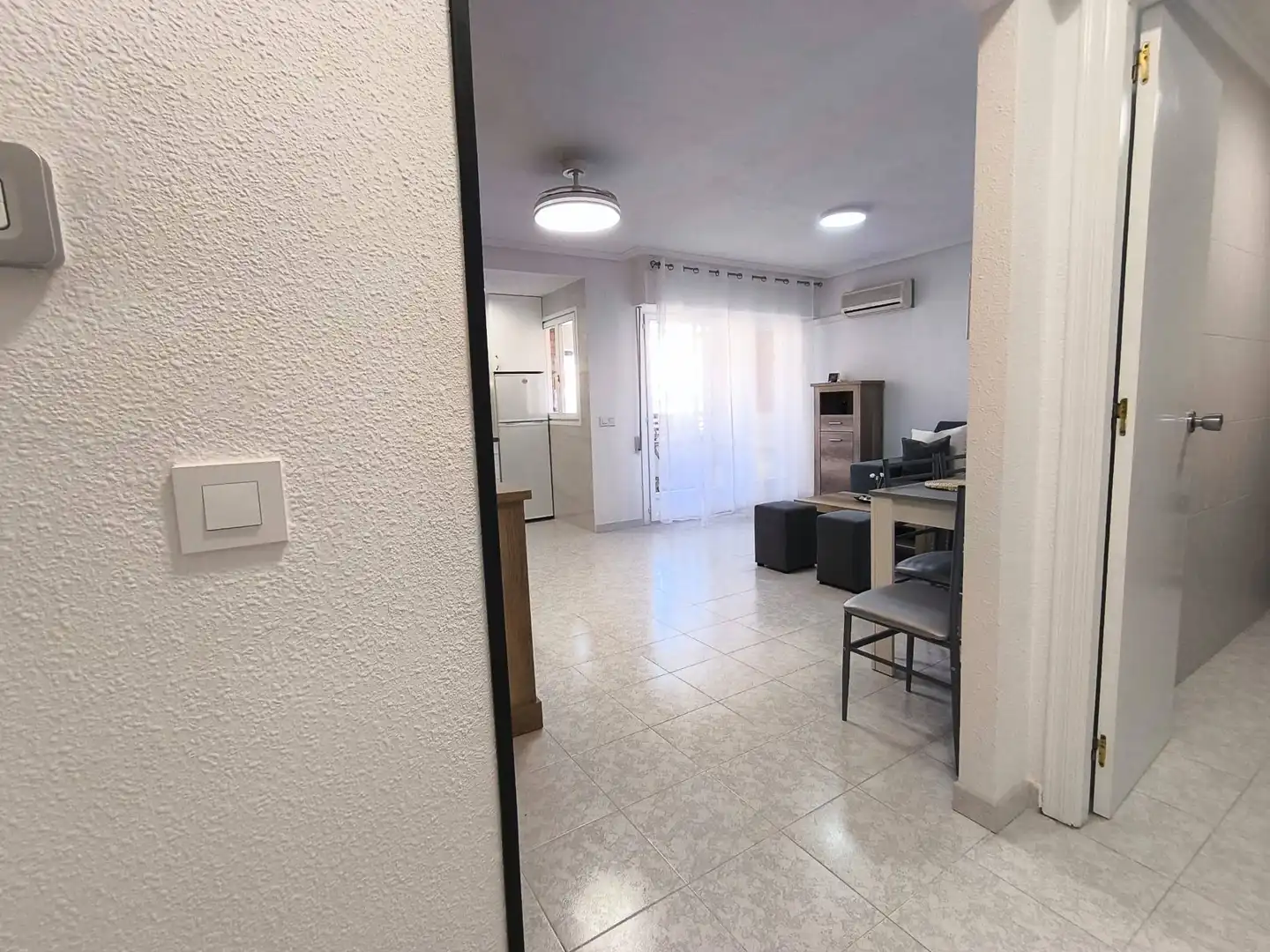 Sala de estar de Loft en venta en Torrevieja con Aire acondicionado, Jardín privado y Amueblado