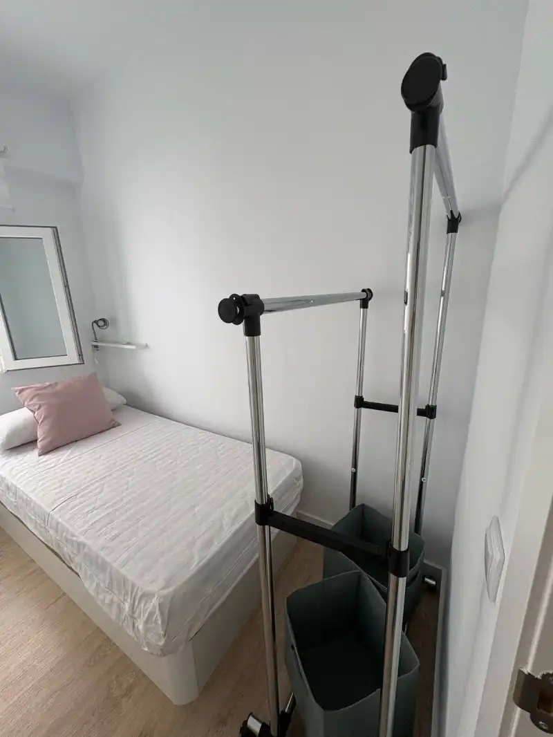 Schlafzimmer von Wohnung zur Miete in Cáceres mit Klimaanlage, Privatgarten und Terrasse