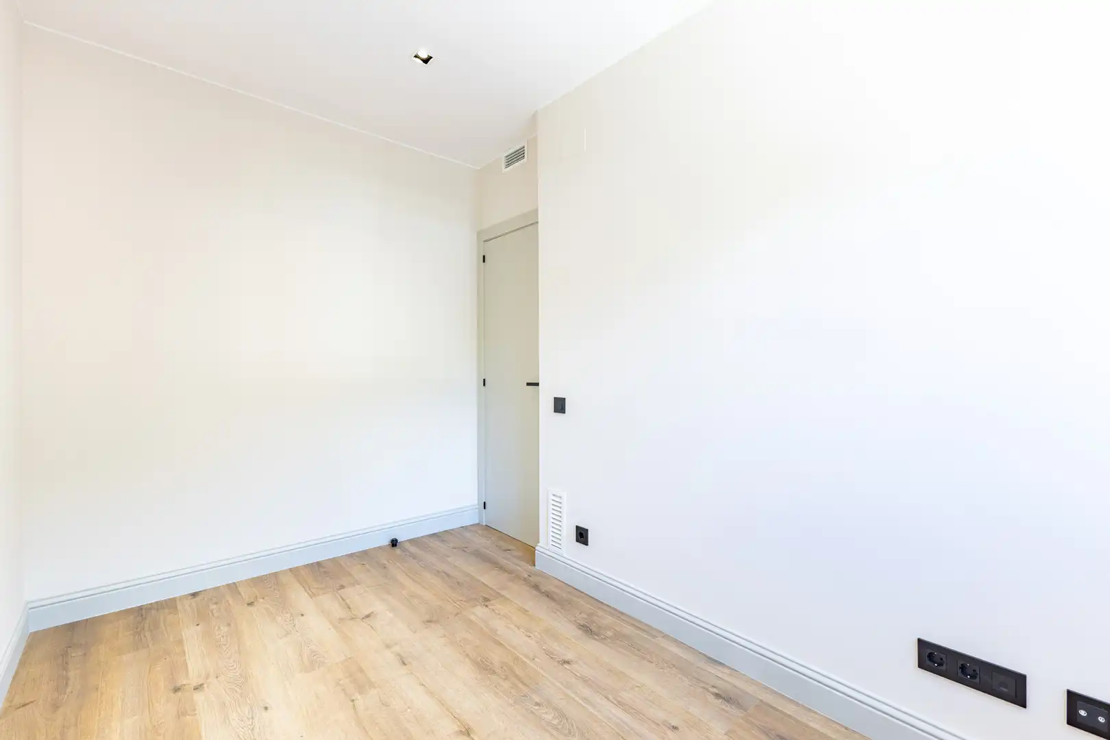 Bedroom of Flat for sale in Gavà  with Air Conditioner, Heating and Parquet flooring