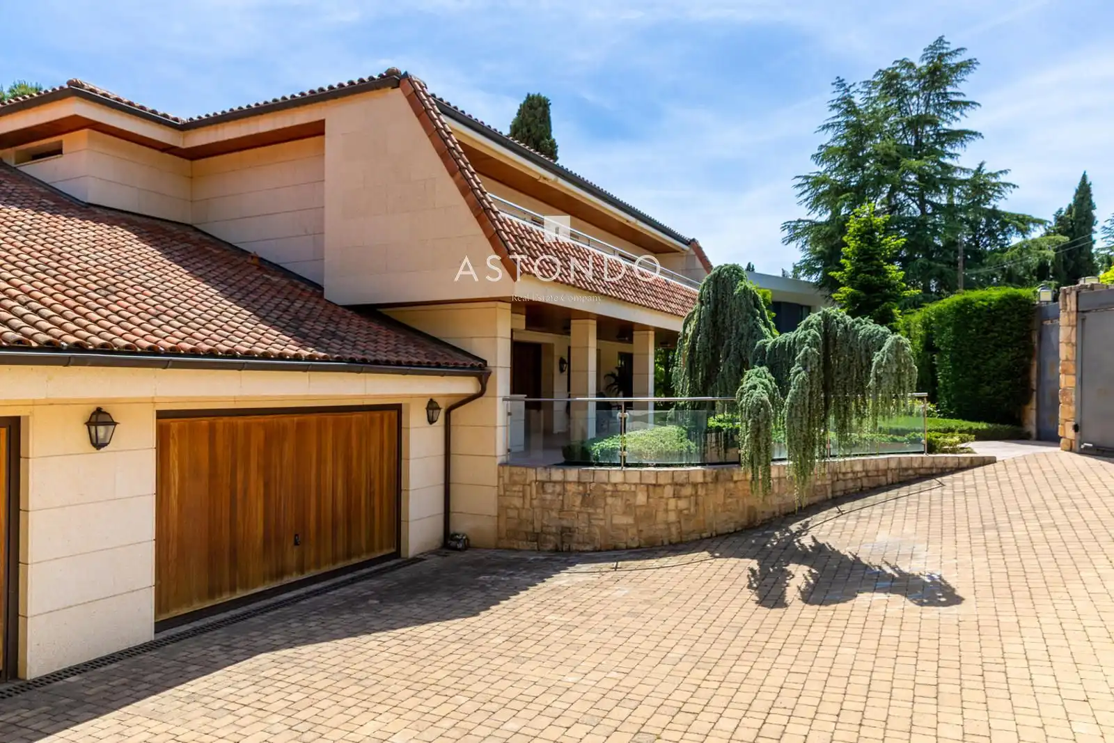 Vista exterior de Casa o chalet en venta en Madrid con Aire acondicionado, Calefacción y Terraza