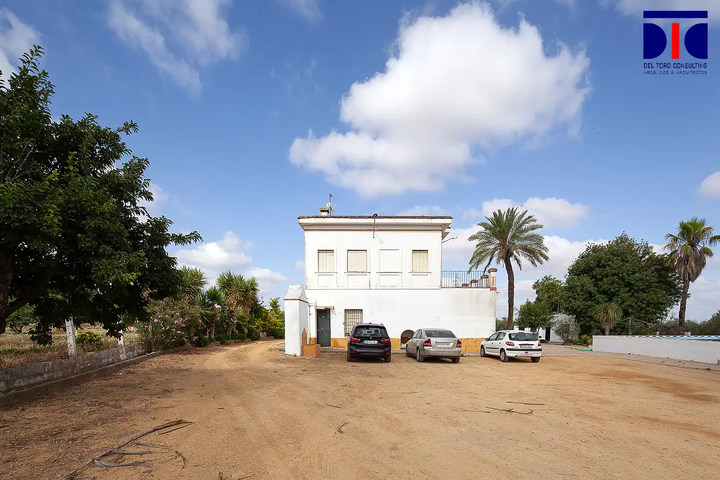 Vista exterior de Finca rústica en venta en Carmona con Jardín privado, Terraza y Piscina