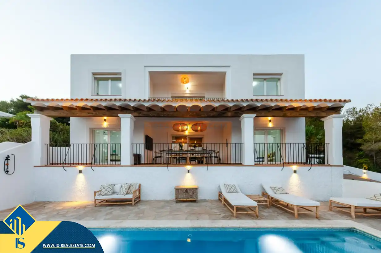 Vista exterior de Casa o xalet en venda en Santa Eulària des Riu amb Aire condicionat, Calefacció i Jardí privat