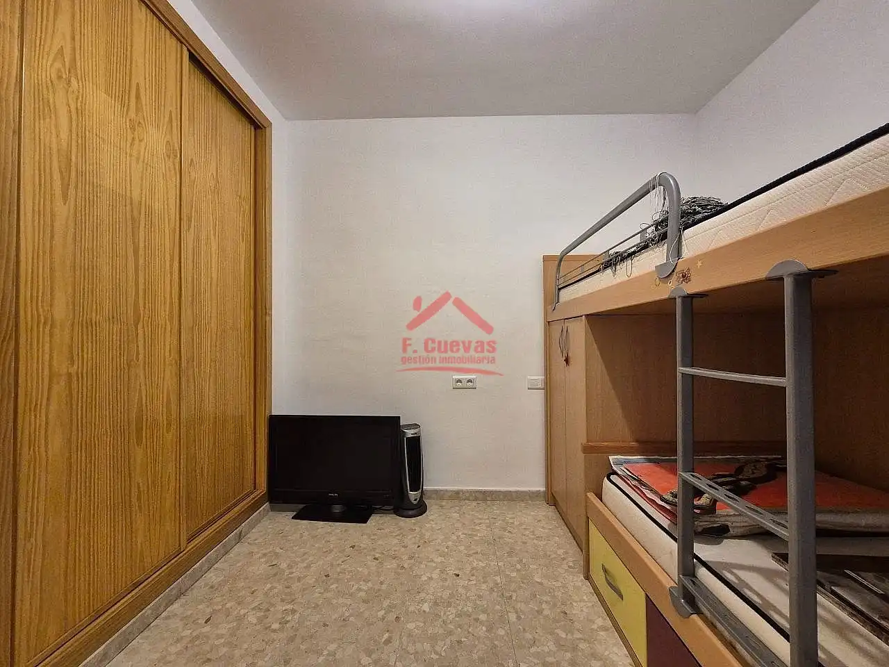 Habitación de Apartamento en venta en Vélez-Málaga con Aire acondicionado, Calefacción y Jardín privado