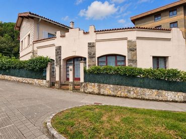Casa con balcone in vendita a Calle Negurigane