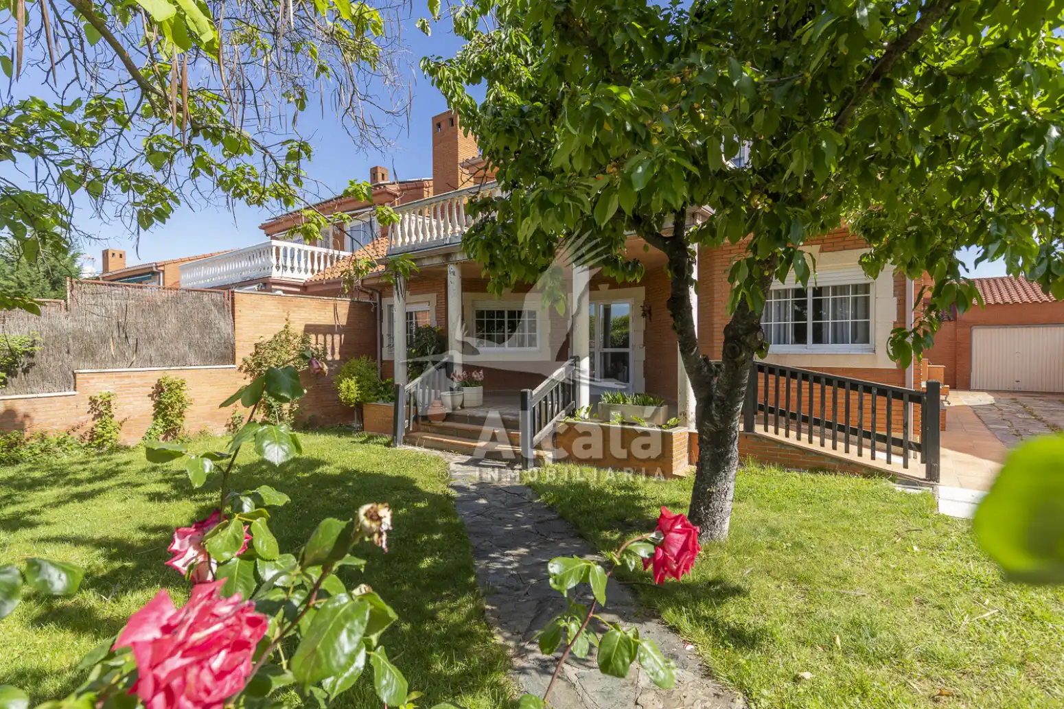 Jardín de Casa adosada en venta en Villalbilla con Aire acondicionado, Calefacción y Parquet