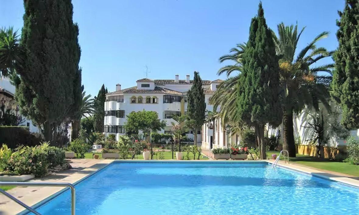 Vista exterior de Apartament de lloguer en Fuengirola amb Aire condicionat, Terrassa i Piscina comunitària