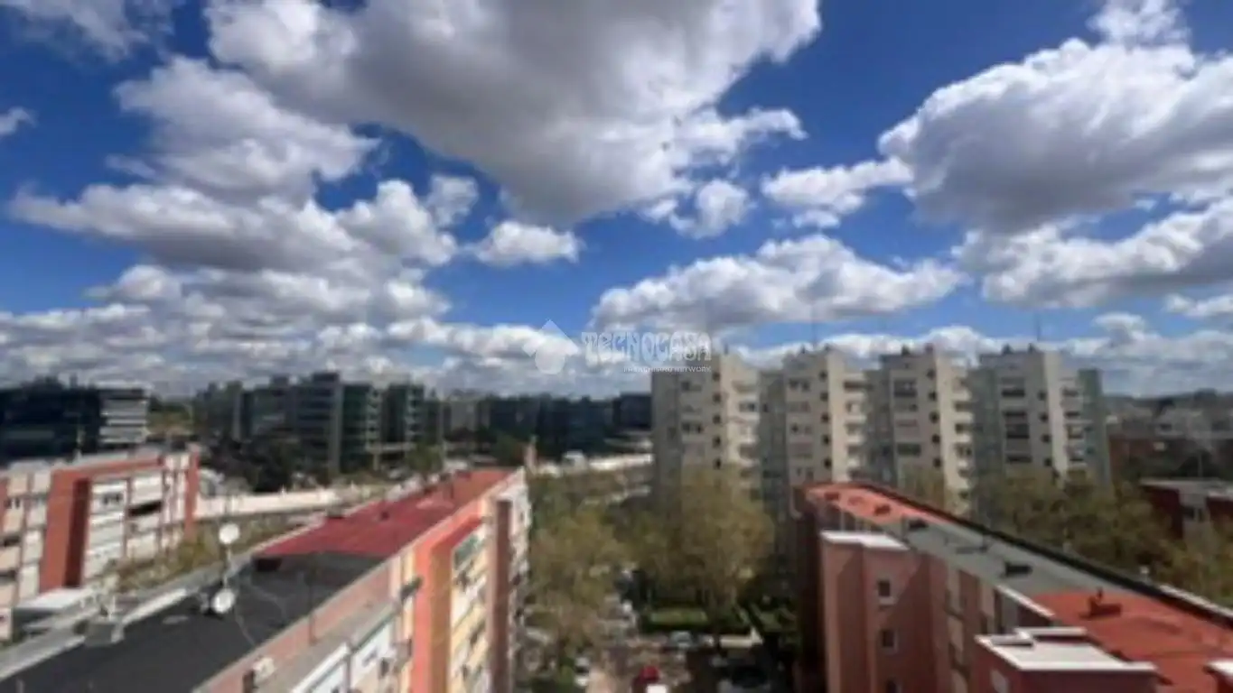Vista exterior de Pis en venda en Madrid