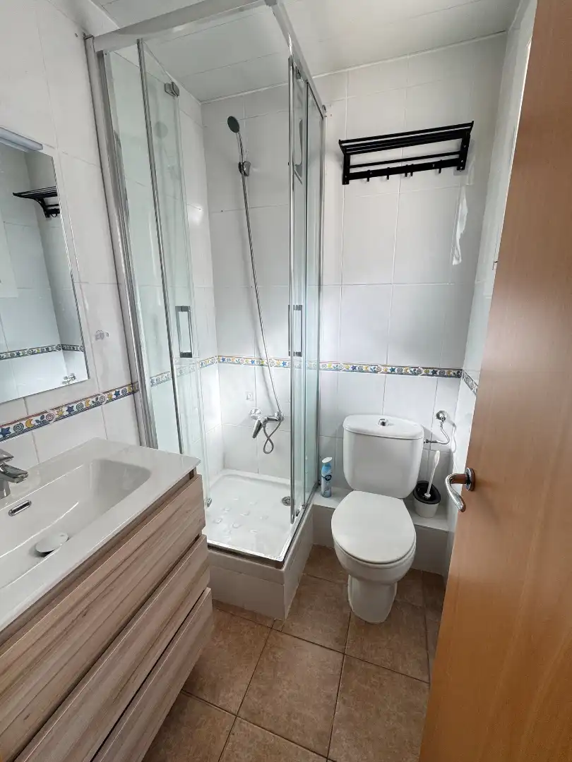 Badezimmer von Wohnung zum Verkauf in Barcelona mit Alarm