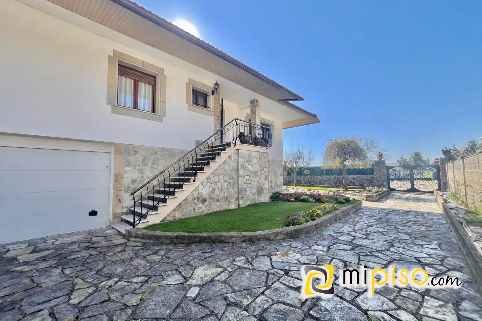 Vista exterior de Casa o chalet en venta en Santoña con Calefacción