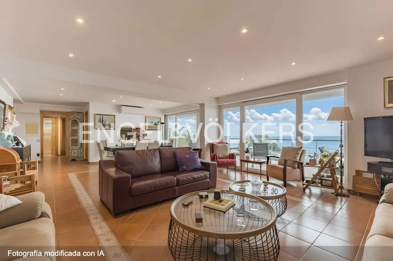 Sala d'estar de Casa o xalet en venda en Sitges amb Aire condicionat, Calefacció i Jardí privat