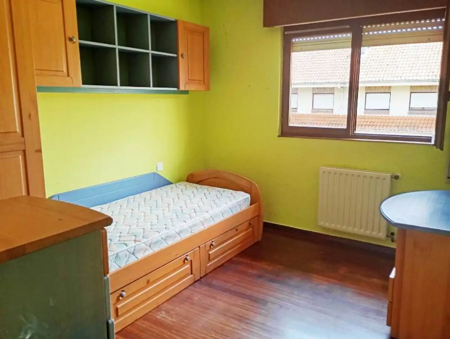 Schlafzimmer von Einfamilien-Reihenhaus zum Verkauf in Reocín mit Heizung und Terrasse