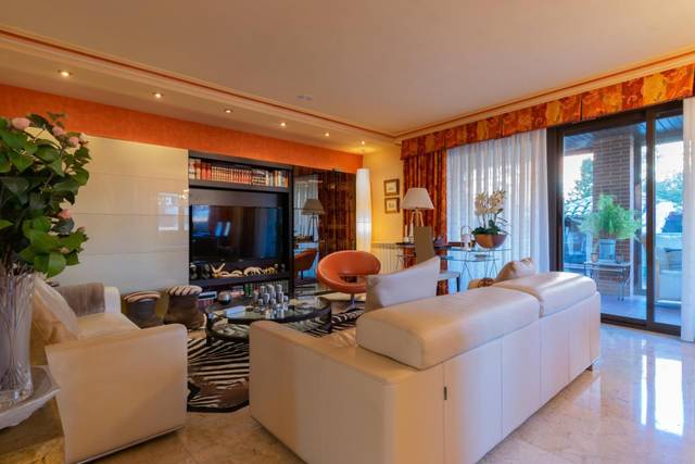 Casa-chalet en Venta en Avda. Madrid