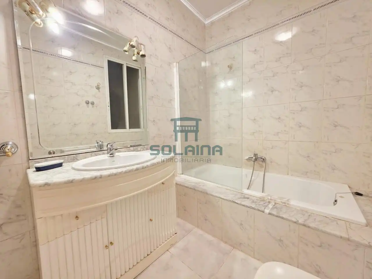 Baño de Piso en venta en Ourense Capital  con Calefacción y Trastero