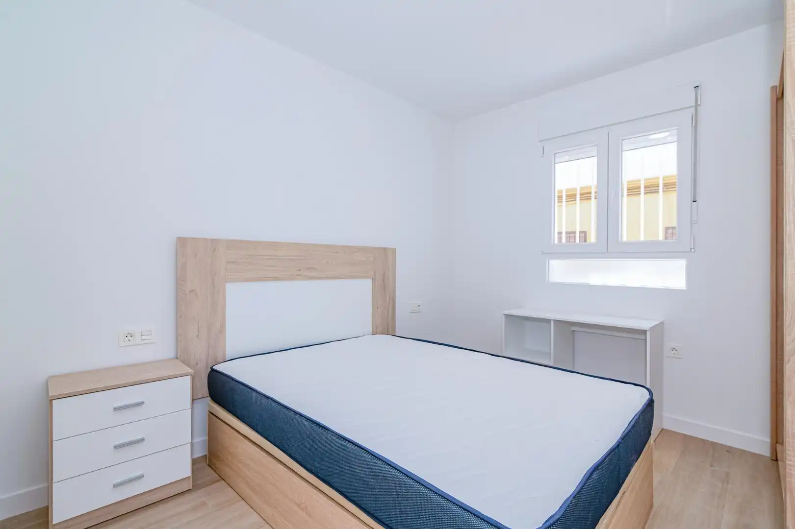 Habitación de Piso en venta en Granada con Terraza y Amueblado