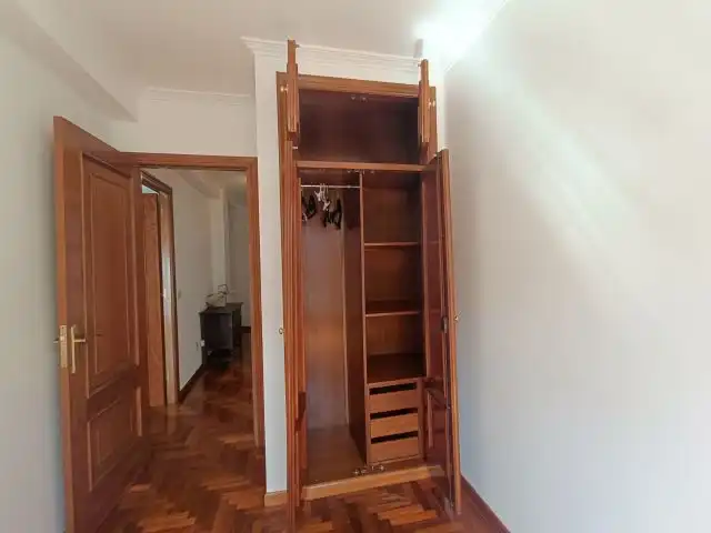 Bedroom of Flat for sale in Vigo   with Heating, Parquet flooring and Oven